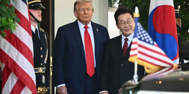 ട്രംപിന്റെ-ആരോ​ഗ്യ-സ്ഥിതിയെക്കുറിച്ച്-ചോദ്യങ്ങളുയർത്തുന്ന-ചിത്രങ്ങൾ-പുറത്ത്