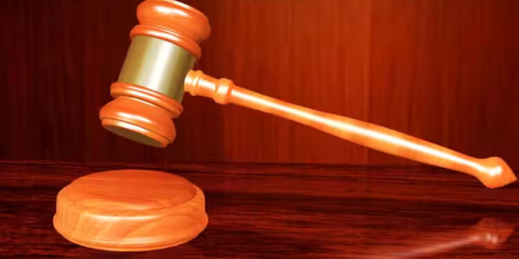 ലൈംഗികാതിക്രമ-പരാതിയില്-ചവറ-കുടുംബ-കോടതി-മുന്-ജഡ്ജി-വി-ഉദയകുമാറിന്-സസ്പെന്ഷൻ