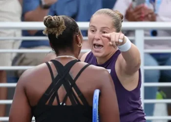 വിദ്യാഭ്യാസമില്ലാത്തവളേ…-മത്സരത്തില്‍-അട്ടിമറിക്കപ്പെട്ട-ശേഷം-കോര്‍ട്ടില്‍-വച്ച്-എതിരാളിയോട്-ഒസ്റ്റപെങ്കോയുടെ-ആക്രോശം