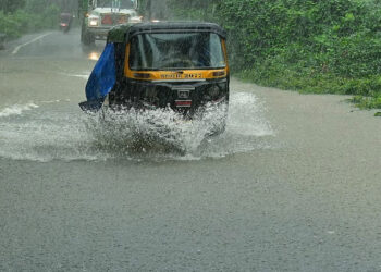 ഓണക്കാലം-മഴയിൽ-മുങ്ങുമോ;-സംസ്ഥാനത്ത്-പുതുക്കിയ-മഴ-മുന്നറിയിപ്പ്,-മിക്ക-ജില്ലകളിലും-ഇന്ന്-ചെറിയ-മഴയ്ക്ക്-സാധ്യത