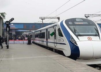 ബംഗളൂരു-തിരുവനന്തപുരം-വന്ദേഭാരത്-ട്രെയിനിന്റെ-കോച്ചുകൾ-വർധിപ്പിച്ചു