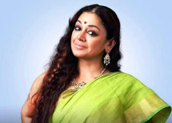 ട്രാന്‍സ്‌ജെന്‍ഡര്‍-കഥാപാത്രം-ചെയ്യാൻ-അതിയായ-മോഹം-,-മമ്മൂക്കയെ-അംഗീകരിച്ചില്ലേ-അതുകൊണ്ട്-താനും-കാത്തിരിക്കുകയാണ്…-ആഗ്രഹം-പങ്കുവച്ച്-ശോഭന