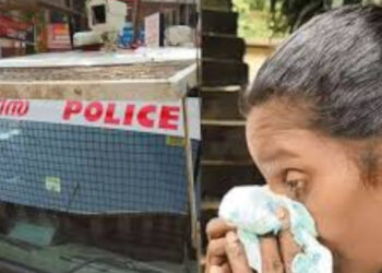 പൊലീസാണ്-ഇതെല്ലാം-ചെയ്യിപ്പിച്ചത്…നൂറുവട്ടം-കരഞ്ഞു-പറഞ്ഞിട്ടും-കേട്ടില്ല,-കുടിവെള്ളം-പോലും-തരാതെ-പീഡിപ്പിച്ചു,-അവർക്ക്-പണമുള്ളത്-കൊണ്ടാണ്-പോലീസ്-കൂടെനിന്നത്,-ക്രൈം-ബ്രാഞ്ച്-റിപ്പോർട്ടിന്-പിന്നാലെ-പൊട്ടിക്കരഞ്ഞ്-ബിന്ദു