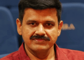 സ്‌റ്റേഷനില്‍-ബിജെപി-നേതാവിനും-ക്രൂരമര്‍ദ്ദനമേറ്റു-;-പോലീസുകാരില്‍-നിന്നും-10-ലക്ഷം-രൂപ-വാങ്ങി-പാര്‍ട്ടി-തന്നെ-കേസ്-ഒതുക്കി-;-ആരോപണവുമായി-സന്ദീപ്-വാര്യര്‍,-ദൃശ്യങ്ങളും-പുറത്തുവിട്ടു