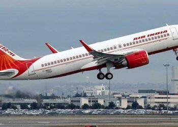 കണ്ണൂർ-വിമാനത്താവളത്തിൽ-നിന്ന്-പറന്നുയർന്ന-എയർ-ഇന്ത്യ-വിമാനത്തിൽ-പക്ഷിയിടിച്ചു,-സാങ്കേതിക-തകരാറ്-സംഭവിച്ച-വിമാനം-അടിയന്തരമായി-തിരിച്ചിറക്കി