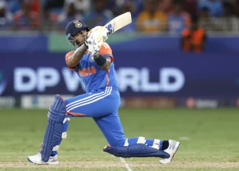 ഏഷ്യാ-കപ്പിൽ-പാകിസ്ഥാനെ-തകർത്ത-ഇന്ത്യ;-പാകിസ്താൻ-താരങ്ങളുമായി-കൈകൊടുക്കാതെ-സൂര്യയും-സംഘവും-പവലിയനിലേക്ക്