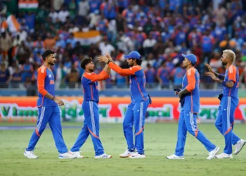 ക്രിക്കറ്റ്-വെറും-ബാറ്റും-പന്തും-മാത്രമല്ല;-അതിൽ-ദേശത്തിന്റെ-വികാരവും,-സമർപ്പണവും,-ആദരവും-ഉണ്ട്