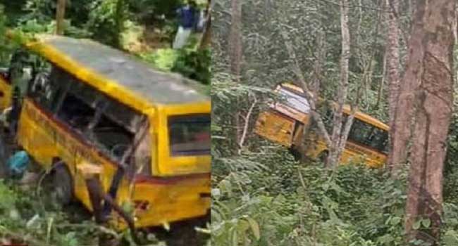 എതിർ-ദിശയിൽ-വന്ന-വാഹനത്തിന്-സൈഡ്-കൊടുക്കാൻ-നിർത്തിയ-സ്കൂൾ-ബസ്-പുറകിലേക്ക്-നീങ്ങി-മറിഞ്ഞ്-അപകടം,-22-കുട്ടികൾക്ക്-പരുക്ക്,-അപകടത്തിൽപ്പെട്ടത്-പാപ്പാല-വിദ്യാ-ജ്യോതി-ഇംഗ്ലീഷ്-മീഡിയം-സ്കൂളിലെ-ബസ്