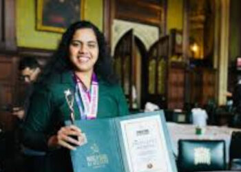 പണം-കൊടുത്ത്-അവാർഡ്-ഒപ്പിക്കാൻ-നാണമില്ലേ???-അവാർഡ്ദാന-ചടങ്ങ്-ബ്രിട്ടീഷ്-പാര്‍ലമെന്റ്-ഹാള്‍-വാടകയ്ക്കെടുത്ത്,-മേയർ-ആര്യ-രാജേന്ദ്രനെ-എയറിൽ-കയറ്റി-സോഷ്യൽ-മീഡിയ