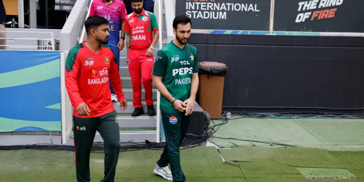 മാച്ച്-റഫറിയെ-പുറത്താക്കണമെന്ന-പാകിസ്താന്റെ-ആവശ്യം-തള്ളി;-ഐസിസിയുടെ-കർശന-നിലപാട്,ബഹിഷ്കരിക്കൽ-ഭീഷണി-പിൻവലിക്കാനൊരുങ്ങി-പാകിസ്താൻ