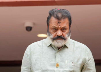 വേലായുധൻ-ചേട്ടന്-വീട്-കിട്ടിയല്ലോ,-കൊച്ചു-വേലായുധൻമാരെ-ഇനിയും-കാണിച്ചുതരാം,-നിവേദനം-നിരസിച്ചത്-കൈപ്പിഴയെന്ന്-സുരേഷ്-​ഗോപി