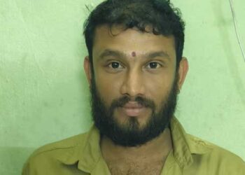 കാട്ടു-പന്നിയുടെ-ഇറച്ചി-വാങ്ങി-കറി-വച്ചു-കഴിച്ച-കേസിൽ-ജാമ്യത്തിലിറങ്ങിയ-യുവാവ്-ആത്മഹത്യ-ചെയ്ത-നിലയിൽ,-വനം-വകുപ്പ്-കസ്റ്റഡിയിലെടുത്ത-മൊബൈൽ-ഫോൺ-വാങ്ങാനായി-ചെന്ന-യുവാവിനെ-ഉദ്യോ​ഗസ്ഥർ-മർദിച്ചതായി-വീട്ടുകാർ