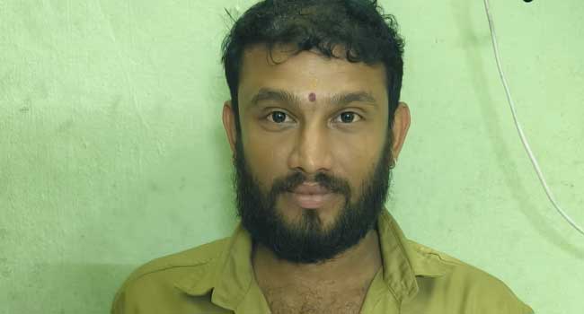 കാട്ടു-പന്നിയുടെ-ഇറച്ചി-വാങ്ങി-കറി-വച്ചു-കഴിച്ച-കേസിൽ-ജാമ്യത്തിലിറങ്ങിയ-യുവാവ്-ആത്മഹത്യ-ചെയ്ത-നിലയിൽ,-വനം-വകുപ്പ്-കസ്റ്റഡിയിലെടുത്ത-മൊബൈൽ-ഫോൺ-വാങ്ങാനായി-ചെന്ന-യുവാവിനെ-ഉദ്യോഗസ്ഥർ-മർദിച്ചതായി-വീട്ടുകാർ