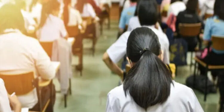 “സ്കൂളിലെ-ക്ലാസ്-ഒഴിവാക്കി-കോച്ചിംഗ്-സെന്ററുകളിപോകുന്ന-വിദ്യാർത്ഥികളെ-ബോർഡ്-പരീക്ഷകളിൽ-കയറ്റാൻ-അനുവദിക്കരുത്”;-രാജസ്ഥാൻ-കോടതി