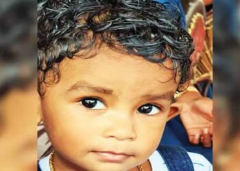 അമ്മൂമ്മ-​ഗേറ്റ്-തള്ളി-നീക്കുന്നതിനിടെ-കുഞ്ഞ്-നിൽക്കുന്നത്-കണ്ടില്ല!!-റെയിലിൽനിന്ന്-​ഗേറ്റ്-തെന്നിമറിഞ്ഞ്-ദേഹത്തേക്കു-വീണ്-ഒന്നര-വയസുകാരന്-ദാരുണാന്ത്യം,-​ഗേറ്റ്-പതിച്ചത്-കുട്ടിയുടെ-തലയിലേക്ക്