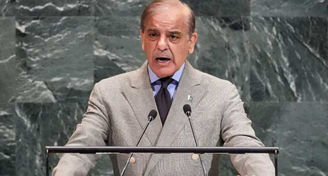 ഉന്തിനൊപ്പം-ഒരു-തള്ളുമായി-പാക്-പ്രധാനമന്ത്രി!! -മേയിൽ-കിഴക്കൻ-അതിർത്തിയിൽനിന്ന്-പ്രകോപനമില്ലാതെ-ആക്രമണമുണ്ടായി,-ശത്രുക്കളെ-ഞങ്ങൾ-നാണംകെടുത്തി-തിരിച്ചയച്ചു,-ഇന്ത്യയുടെ-7-യുദ്ധവിമാനങ്ങൾ-ഞങ്ങൾ-തകർത്തു…ട്രംപ്-ഇടപെട്ടില്ലായിരുന്നെങ്കിൽ-യുദ്ധത്തിന്റെ-പ്രത്യാഘാതം-മഹാദുരന്തമായേനെ,-ശരിക്കും-സമാധാനത്തിന്റെ-‘പ്രതി-പുരുഷൻ’