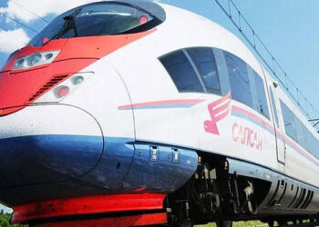 ആദ്യ-ബുള്ളറ്റ്-ട്രെയിൻ-എന്ന്-ഓടുമെന്ന്-വെളിപ്പെടുത്തി-റെയിൽവേ-മന്ത്രി