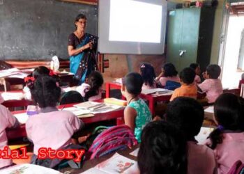 ഡെമോക്ലിസിന്റെ-വാൾ-പോലെ-വിദ്യാർഥികളുടെ-തലയ്ക്കു-മുകളിൽ-എപ്പോൾ-വേണമെങ്കിലും-പതിക്കാൻ-തയാറായി-നിൽക്കുന്ന-സർക്കാർ-സ്കൂളുകളുടെ-എണ്ണം-1157,-അതിൽ-ആലപ്പുഴയിൽ-മാത്രം-നൂറിലധികം-വരും…-പിന്നെ-എങ്ങനെ-വിദ്യാലയങ്ങൾ-സ്മാർട്ടാണെന്ന്-സർക്കാരിന്-പറയാൻ-കഴിയും?