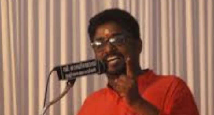 രാഹുൽ-​ഗാന്ധിയുടെ-നെഞ്ചത്ത്-വെടിയുണ്ട-വീഴും…-കൊലവിളി-നടത്തിയ-ബിജെപി-നേതാവ്-പ്രിന്റു-മഹാദേവിനെതിരെ-കേസെടുത്ത്-പൊലീസ്,-പ്രിന്റുവിന്റെ-വീട്ടിലേക്ക്-പ്രതിഷേധ-മാർച്ച്-നടത്തി-കോൺ​ഗ്രസ്-പ്രവർത്തകർ,-പ്രത്യയശാസ്ത്ര-യുദ്ധത്തിൽ-പരാജയപ്പെട്ടപ്പോൾ-ബിജെപി-വധഭീഷണി-മുഴക്കുകയാണെന്ന്-പവൻ-ഖേര