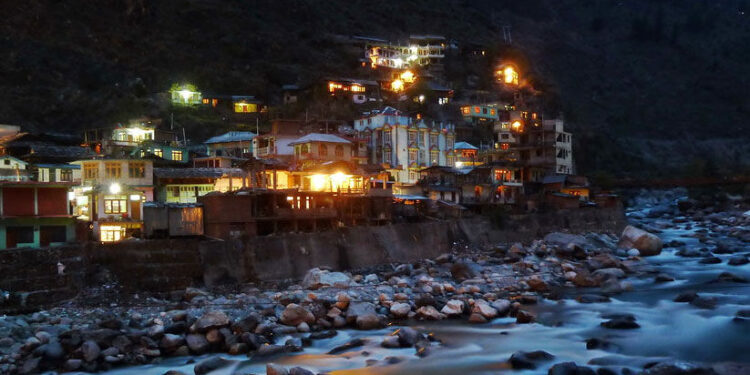 ഇരുട്ടണയുമ്പോഴേക്ക്-നിശബ്ദമാകുന്ന-തെരുവുകൾ,-നേരത്തെ-ഉറങ്ങുന്ന-ജനത;-മലനിരകൾക്ക്-താഴെ-സ്ഥിതി-ചെയ്യുന്ന-ഇന്ത്യയുടെ-ഉറങ്ങുന്ന-സംസ്ഥാനത്തെ-അറിയാം