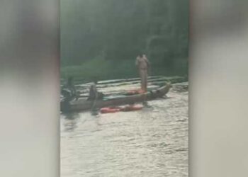 ബിരുദ-ദാനച്ചടങ്ങുകൾക്കായെത്തിയ-വിദ്യാർഥികൾ-മൂവാറ്റുപുഴയാറിൽ-ഒഴുക്കിൽപ്പെട്ടു,-ഒരാളുടെ-മൃതദേഹം-കണ്ടെത്തി,-മരിച്ചത്-ചോറ്റാനിക്കര-സ്വദേശി!!-വയനാട്-സ്വദേശിക്കായി-തിരച്ചിൽ