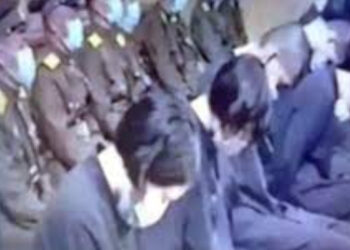 സ്തന-വലിപ്പം-കൂട്ടാൻ-ശസ്ത്രക്രിയ-ചെയ്തു,-ഉത്തരകൊറിയയിൽ-സർജനെയും-യുവതികളെയും-പരസ്യവിചാരണണയ്ക്ക്-വിധേയരാക്കി,-ശസ്ത്രക്രിയ-നടത്തിയത്-ചൈനയിൽ-നിന്ന്-രഹസ്യമായി-കടത്തിയ-സിലിക്കൺ-ഉപയോഗിച്ച്-,-ഇവർ-സോഷ്യലിസ്റ്റ്-വ്യവസ്ഥിതിയെ-തകർക്കുന്ന-വിഷച്ചെടികളെന്ന്-ജഡ്ജി