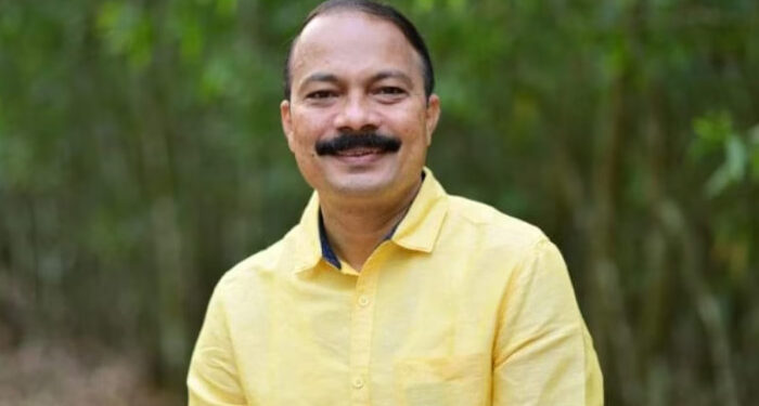 സ്വർണപ്പാളി-വിവാദത്തെ-ബിജെപി-സുവർണാവസരമായി-ഉപയോ​ഗിക്കുകയാണ്,-സ്വർണത്തിന്റെ-തൂക്കത്തിലും-ചില-അവതാരങ്ങളുടെ-കാര്യത്തിലും-അന്വേഷണം-നടത്തണം,-ഉണ്ണികൃഷ്ണന്‍-പോറ്റിയുടെ-സേവനം-തേടിയതിന്-പിന്നിൽ-തക്കതായ-കാരണമുണ്ട്,-വിജിലന്‍സിനെ-പേടിച്ച്-ഇറങ്ങി-ഓടിയ-ദേവസ്വംബോര്‍ഡ്-മെമ്പറുടെ-ചരിത്രം-തങ്ങളെ-കൊണ്ട്-പറയിപ്പിക്കരുതെന്ന്-ദേവസ്വം-ബോര്‍ഡ്-പ്രസിഡന്റ്