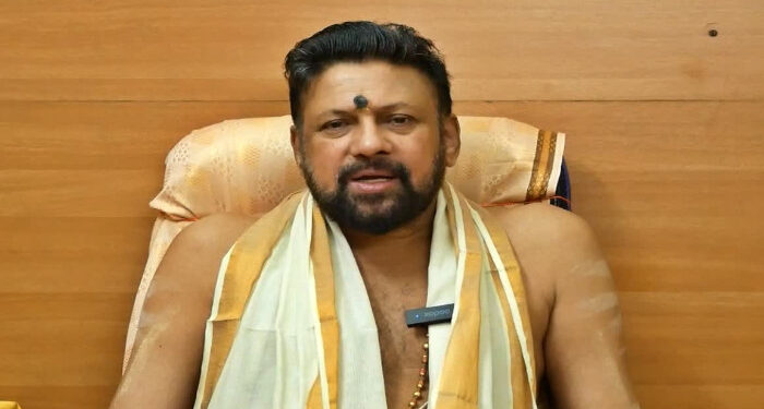 ദ്വാരപാലക-ശിൽപ്പങ്ങൾ-ചെന്നൈയിലേക്ക്-കൊണ്ടുപോകാൻ-അനുമതി-കൊടുത്തിട്ടില്ല,-ശബരിമലയിൽ-വച്ച്-അറ്റകുറ്റപ്പണി-നടത്താനാണ്-പറഞ്ഞത്,-സ്വർണം-പൂശാൻ-കൊണ്ടുപോയത്-തന്നോട്-പറയാതെ,-മുരാരി-ബാബു-പറഞ്ഞതെല്ലാം-പച്ചക്കള്ളമാണെന്ന്-തന്ത്രി-കണ്ഠര്-രാജീവര്