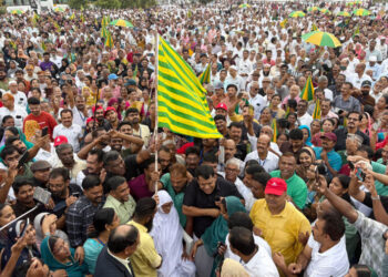 20ന്റെ-​ചെ​റു​പ്പ​വു​മാ​യി-ആ​വേ​ശ​ത്തോ​ടെ-അ​വ​ർ-ചു​രം-ക​യ​റി