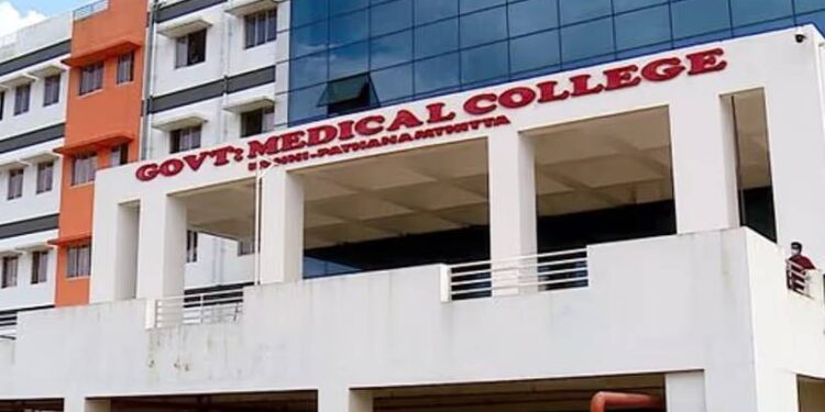 വൈദ്യപരിശോധനയ്ക്ക്-കൂടെ-കൊണ്ടുപോയില്ല;-കോന്നി-മെഡിക്കൽ-കോളേജിൽ-വനിതാ-എസ്ഐയ്ക്കുനേരെ-കയ്യേറ്റം,-42കാരൻ-പിടിയിൽ