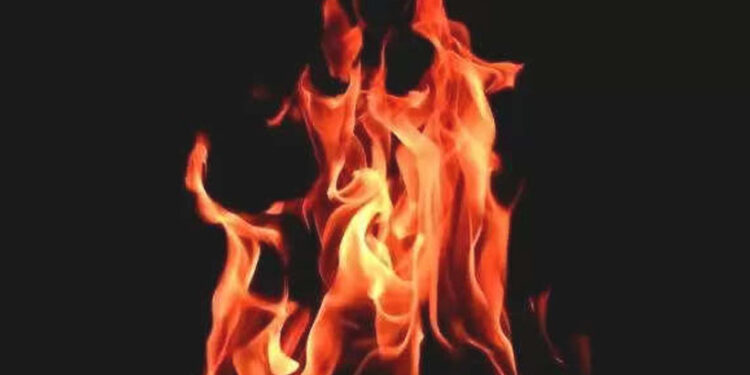 കണ്ണൂരിൽ-വ്യാപാര-സ്ഥാപനത്തിന്-തീപിടുത്തം