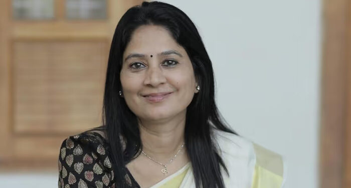 കേരളത്തിൽ-ഇപ്പോൾ-ഒരു-ഒളിഞ്ഞുനോട്ട-പരിപാടിയുണ്ട്,-പാന്റ്-ഇറുങ്ങിയതാണോ-ടോപ്പ്-ഇറങ്ങിയതാണോയെന്ന്-നോക്കിയിരിക്കും,-പരിപാടി-നടത്തുന്നതോ-ഫാൽക്കെ-ലഭിച്ച-അനശ്വര-നടൻ,-ബി​ഗ്ബോസ്-ഷോയ്ക്കെതിരെ-​ഗുരുതര-പരാമർശവുമായി-പ്രതിഭ-എംഎൽഎ