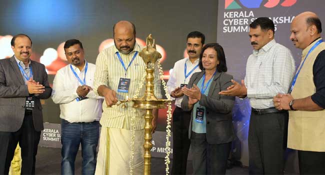 ഏഴ്-മാസത്തിനിടെ-കേരളത്തിലേക്കു-തിരിച്ചെത്തിയത്-40,000-പ്രൊഫഷണലുകൾ!!-നൽകുന്നത്-സംസ്ഥാനത്തിന്റെ-സാമ്പത്തിക-വളർച്ചാ-സൂചനകൾ-മന്ത്രി-രാജീവ്