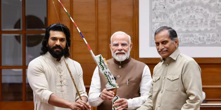 അമ്പെയ്ത്തിന്റെ-അംബാസിഡറായി-നടന്-രാം-ചരണ്;-പ്രധാനമന്ത്രിയുടെ-അഭിനന്ദനം