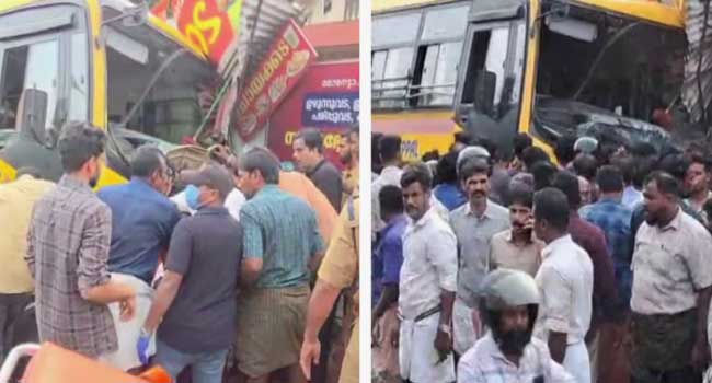 നിയന്ത്രണം-വിട്ട്-സ്കൂൾ-ബസ്-ചായക്കടയിലേക്ക്-ഇടിച്ചു-കയറി,-ഒരാൾ-മരിച്ചു,-വിദ്യാർഥികടക്കം-ആറുപേർക്കു-പരുക്ക്,-ഗുരുതരമായി-പരുക്കേറ്റ-വിദ്യാർഥിയെ-തൃശൂർ-മെഡിക്കൽ-കോളേജിലേക്ക്-മാറ്റി