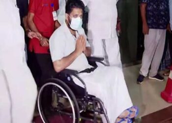 മൂന്നു-ദിവസത്തെ-ആശുപത്രി-വാസത്തിനു-ശേഷം-ഷാഫി-പറമ്പിൽ-ആശുപത്രി-വിട്ടു,-മടങ്ങിയത്-കോഴിക്കോട്ടെ-വീട്ടിലേക്ക്