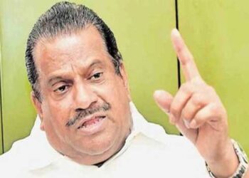 ‘‘സൂക്ഷിച്ച്-നടന്നാൽ-മതി,-ഇപ്പോൾ-മൂക്കിന്റെ-പാലമേ-പോയിട്ടുള്ളൂ!!-ഷാഫിക്കെതിരെ-ഭീഷണി-പ്രസം​ഗവുമായി-ഇപി-ജയരാജൻ