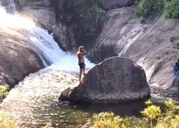 സഞ്ചാരികളേ,-പുഴകളിലും-വെള്ളച്ചാട്ടങ്ങളിലും-അപകടം-ഒളിച്ചിരിപ്പുണ്ട്…