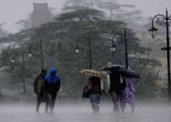 മോൻന്ത’-ചുഴലിക്കാറ്റായി-മാറുന്നു,-മഴ-വീണ്ടും-കനക്കുന്നു,-മൂന്നു-ജില്ലകളിൽ-ഓറഞ്ച്-അലർട്ട്,-കേരള-തീരത്ത്-28-വരെയും-കർണാടക,-ലക്ഷദ്വീപ്-തീരങ്ങളിൽ-29-വരെയും-മത്സ്യബന്ധന-നിയന്ത്രണം