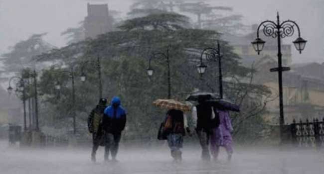 മോൻന്ത’-ചുഴലിക്കാറ്റായി-മാറുന്നു,-മഴ-വീണ്ടും-കനക്കുന്നു,-മൂന്നു-ജില്ലകളിൽ-ഓറഞ്ച്-അലർട്ട്,-കേരള-തീരത്ത്-28-വരെയും-കർണാടക,-ലക്ഷദ്വീപ്-തീരങ്ങളിൽ-29-വരെയും-മത്സ്യബന്ധന-നിയന്ത്രണം