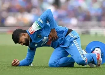 ശ്രേയസ്-അയ്യർ-ഐസിയുവിൽ;-ആന്തരിക-രക്തസ്രാവം,-തിരിച്ചുവരവ്-വൈകും