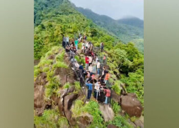 ദൃശ്യവിസ്മയമായി-ഉറിതൂക്കിമല