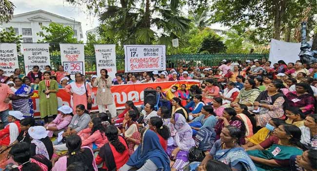 266-ാം-ദിവസം-സുപ്രധാന-തീരുമാനം;-സെക്രട്ടറിയേറ്റ്-പടിക്കൽ-നടത്തുന്ന-ആശമാരുടെ-രാപ്പകൽ-സമരം-അവസാനിക്കുന്നു,-പ്രഖ്യാപനം-കേരളപ്പിറവി-ദിനത്തിൽ,-ഇനി-സമരം-ജില്ലകളിലേക്ക്,-ക്രെഡിറ്റ്-അടിച്ചുമാറ്റാൻ-സിഐടിയു