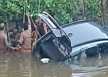 നിയന്ത്രണം-വിട്ട-കാർ-തോട്ടിലേക്കു-മറിഞ്ഞു-യുവ-ഡോക്ടർക്ക്-ദാരുണാന്ത്യം,-അപകടം-സുഹൃത്തിനെ-കാണാൻ-എറണാകുളത്തേക്ക്-പോകുന്നതിനിടെ,-അപകട-വിവരം-പുറംലോകമറിഞ്ഞത്-ഇന്ന്-രാവിലെ