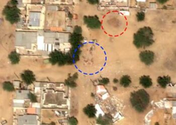 നിലത്ത്-തളംകെട്ടിയ-നിലയിൽ-ചുവന്ന-പാടുകൾ,-മനുഷ്യശരീരങ്ങളോട്-സാമ്യമുള്ള-കൂമ്പാരങ്ങൾ,-…-രക്തം-കണ്ടെത്തിയതു-പ്രതിരോധ-ഭിത്തിക്ക്-സമീപം!!-സുഡാനിൽ-നടന്നത്-മനുഷ്യ-മനസാക്ഷിയെ-മരവിപ്പിക്കുന്ന-കൂട്ടക്കൊല…-ഉപഗ്രഹ-ദൃശ്യങ്ങൾ-പുറത്ത്