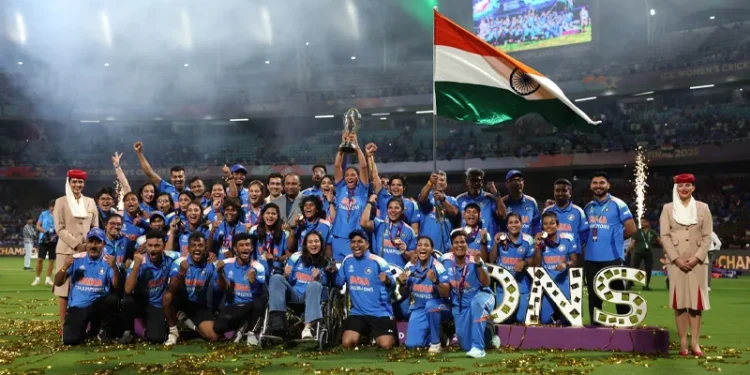 നീലവര്‍ണ്ണത്തില്‍-ചരിത്രം-രചിക്കപ്പെട്ടു,-ചാമ്പ്യന്മാരേ…നിങ്ങളെയോര്‍ത്ത്-അഭിമാനിക്കുന്നു;-ഇന്ത്യന്‍-ടീമിനെ-അഭിനന്ദിച്ച്-മമ്മൂട്ടിയും-മോഹൻലാലും