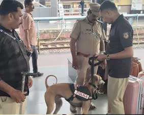 ഇനി-മദ്യപിച്ച്-ട്രെയിനിൽ-കയറിയാൽ-പിടിവീഴും;-‘ഓപ്പറേഷൻ-രക്ഷിത’യുമായി-കേരള-പൊലീസ്,-സുരക്ഷയ്ക്കായി-കർശന-നടപടികൾ