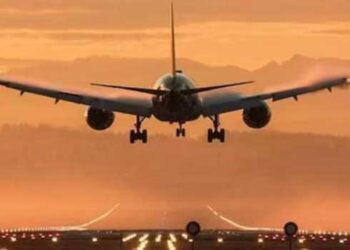 ഷട്ട്ഡൗൺ,-35-വർഷത്തെ-സർവീസിൽ-ഇത്-ആദ്യ-സംഭവം-എഫ്എഎ-അഡ്മിനിസ്‌ട്രേറ്റർ!!-പതിനായിരക്കണക്കിന്-എയർ-ട്രാഫിക്-കൺട്രോളർമാർ,-എയർപോർട്ട്-സുരക്ഷാ-ഉദ്യോഗസ്ഥർക്ക്-ശമ്പളമില്ല,-പ്രതിദിനം-റദ്ദാക്കുക-220-ഫ്ലൈറ്റുകൾ,-ഇന്നലെ-വൈകിയത്-6,400-ലധികം-യുഎസ്-വിമാനങ്ങൾ,-തിരക്കേറിയ-40-മേഖലകളിലേക്കുള്ള-വിമാന-സർവീസുകൾ-10-ശതമാനംവരെ-വെട്ടിക്കുറയ്ക്കും-ജനങ്ങൾ-ഭീതിയിൽ