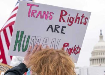 സുപ്രിം-കോടതിയും-ട്രംപിനൊപ്പം!!-പാസ്‌പോർട്ടുകളിൽ-ലിംഗസൂചകം-പുരുഷൻ/-സ്ത്രീ-എന്നു-മതി,-ട്രാൻസ്‌ജെൻഡർ-വേണ്ട…-അമേരിക്കയിൽ-വീണ്ടും-ചർച്ചയ്ക്ക്-വഴിമരുന്നിട്ട്-യുഎസ്-സുപ്രീംകോടതി-വിധി