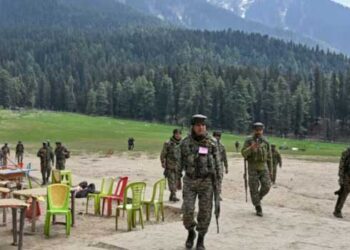 യാത്ര-നീണ്ട-താടിയും-ഗ്രാമീണ-വേഷവുമായി-സാധാരണക്കാരേപ്പോലെ…-ബോംബുകൾ-ഉൾപ്പെടെ-എല്ലാവിധ-സ്ഫോടകവസ്തുക്കളും-നിർമിക്കാൻ-വിദഗ്ധർ,-അത്യാധുനിക-ആയുധങ്ങൾ-അനായാസേന-ഉപയോ​ഗിക്കും,-ഇന്ത്യയിടെ-ഭൂരിഭാഗം-പ്രദേശങ്ങളുടെയും-മാപ്പ്-സംഘത്തിന്റെ-കയ്യിൽ-ഭദ്രം!!-മുംബൈ-സ്ഫോടനം-മുതൽ-പഹൽഗാം-ഭീകരാക്രമണം-വരെ-പങ്ക്…ഇന്ത്യയെ-തകർക്കാൻ-മാത്രം-പ്രത്യേക-പാക്ക്-സംഘം…-‘എസ്1’-യൂണിറ്റ്